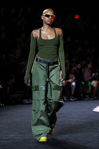 Fenty-X-Puma-by-Rihanna-RTW-SS18-New-York-2548-1505079634.thumb.jpg.a7fcaa4547ddd141a9bf6021cf6870c4.jpg