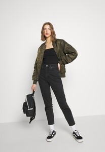 GID21D02J-Q12@6.1.jpg