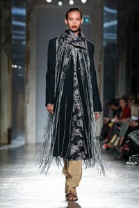 Gabriele-Colangelo-RTW-FW20-Milan-5945-1582369516.thumb.jpg.bb4cb9560cbc22abd4f5c9e898b506f3.jpg