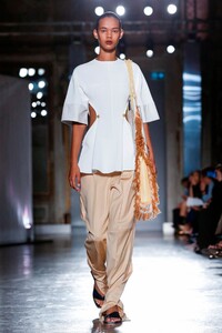 Gabriele-Colangelo-RTW-SS20-Milan-9329-1569063693.thumb.jpg.f793cc17df9b1e89a6193177836fe326.jpg