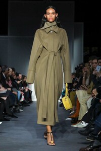 Giada-RTW-FW20-Milan-2686-1582206925.thumb.jpg.94b003989ea287c55bd782e7ca4b9d97.jpg