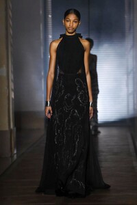 Givenchy-Couture-SS18-Paris-4467-1516741466.thumb.jpg.eb82594e6162e2b7d82fa9156e994deb.jpg