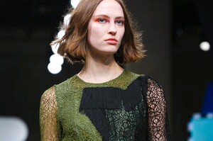 House-of-Holland-RTW-FW17-1406-1487446320.thumb.jpg.ced40d67179c4155e895177b887c537b.jpg