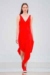 Jasper-Conran-RTW-SS19-London-6749-1537014356.thumb.jpg.b5b7a3ebe5fa14c7aad55789a6fab01b.jpg