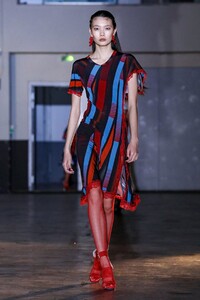 Koche-RTW-FW20-Paris-7292-1582654077.thumb.jpg.a691d1561bcfe430274474c12ddccec1.jpg