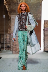 Lanvin-RTW-FW19-Paris-7305-1551262066.thumb.jpg.e34c81459d29fe361e276ac06381c9b6.jpg