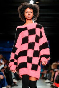 MSGM-RTW-FW19-Milan-3495-1550846228.thumb.jpg.d2a5c98bcf20de36eded995afee62187.jpg