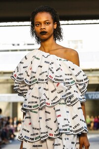 MSGM-RTW-SS18-Milan-8508-1506267726.thumb.jpg.9a0e5b6a7ecf9fd54a12ab15c42be0b6.jpg