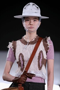 Maison-Margiela-RTW-FW20-Paris-3875-1582722215.thumb.jpg.33a40133d69be961d6019c3666f13276.jpg