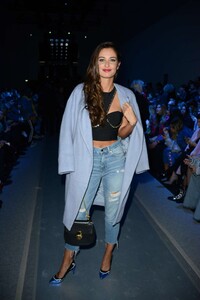 Malika-Menard_-Leonard-Show-at-2017-PFW--01.jpg