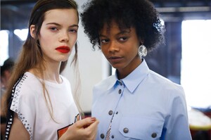 Marco-de-Vincenzo-RTW-SS18-Milan-3605-1506100221.thumb.jpg.81aa786730ed5f80cf9b1ff1490f5ead.jpg