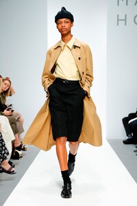 Margaret-Howell-RTW-SS20-London-9946-1568557966.thumb.jpg.d323fdf3706b93693ecba4ce823f13b3.jpg