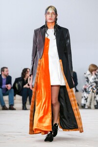 Marni-RTW-FW20-Milan-7621-1582299640.thumb.jpg.35ff18168f38f7855fece8560e1d93de.jpg