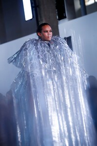 Maticevski-HC-FW19-Paris-32035-1562081722.thumb.jpg.836aae55c5dd66c23d8e68383c1b9840.jpg