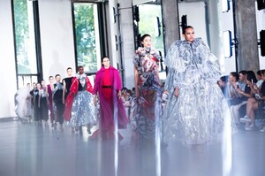Maticevski-HC-FW19-Paris-32079-1562081788.thumb.jpg.1a3936785120ed2a8b5e8be1ea6d45d5.jpg