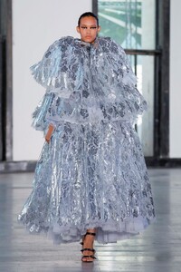 Maticevski-Men-SS20-Paris-1996-1562081877.thumb.jpg.6073c64b4a7fa8125732fcc3256351c4.jpg