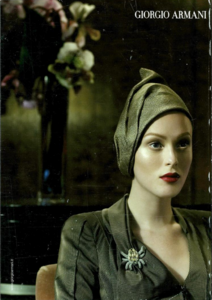 Meisel_Giorgio_Armani_Spring_Summer_2005_07.thumb.png.aa031a43aaf95dd7c16c6d0762b6917f.png