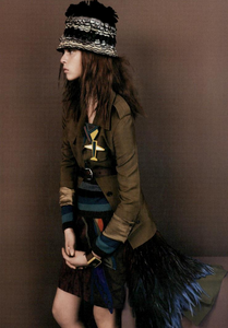 Meisel_Prada_Spring_Summer_2005_01.thumb.png.7022b59c602e612f217e5212e4c43286.png