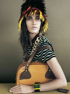 Meisel_Prada_Spring_Summer_2005_05.thumb.png.cfdc8d0779db25ee5f74a35539d6bb77.png