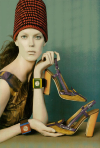 Meisel_Prada_Spring_Summer_2005_09.thumb.png.ffe5dac061069ed9e810ecf3b81f84c3.png