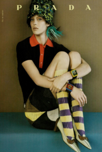 Meisel_Prada_Spring_Summer_2005_10.thumb.png.c03ff4543f33a54874b2d8d59bdb5646.png