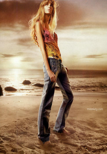 Miss_Sixty_Spring_Summer_2005_02.thumb.png.29820dcd3df5c20f8a9e6e7e8f472873.png