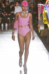 Moschino_2944.thumb.jpg.2883da2a39e0b1e38ffd4ebe75be5312.jpg