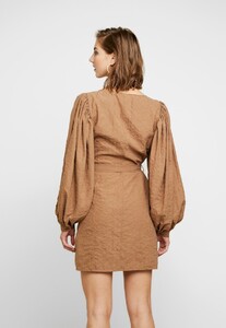 NAA21C083-B11@9.jpg