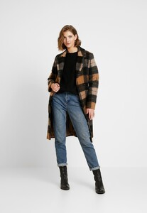 NAA21I023-Q11@11.jpg