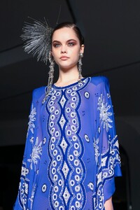 Naeem-Khan-RTW-FW20-New-York-8002-1581442458.thumb.jpg.af8a6e2f4bf356ff25b08297ccb0aa97.jpg