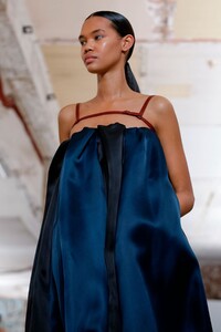 Nina-Ricci-RTW-FW19-Paris-1714-1551452540.thumb.jpg.a2f086dcae40fcf55c2ac4aae3cb3260.jpg