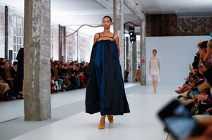 Nina-Ricci-RTW-FW19-Paris-31625-1551452336.thumb.jpg.55cbf28b40c53b83d39a95f18d33e3d1.jpg