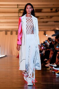 Off-White-RTW-SS20-Paris-3590-1569527850.thumb.jpg.5faf9730eddc6e6d1746ab13b049dbc2.jpg