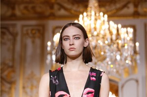 Paul-Joe-RTW-FW17-Paris-7271-1488918669.thumb.jpg.464610dcccb7aa56203dfd0eac80749e.jpg