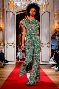 Paul-Joe-RTW-FW18-Paris-1188-1520368135.thumb.jpg.434205e6e0c4a1b3f905edbfbabf1d8b.jpg