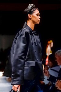 Prada-RTW-SS19-Milan-1837-1537468938.thumb.jpg.6b2afe8ac1cdcdeebb9e098de2e885fd.jpg