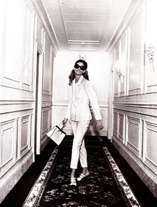 Pretty_Woman_Le_Goues_Glamour_France_July_August_1991_10.thumb.jpg.fa06ba15d49d48a6cd75216e04069859.jpg