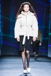 Rag-Bone-RTW-FW20-New-York-4333-1581126034.thumb.jpg.8dbe980e3ee29cea39bc8866588da971.jpg