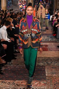 Ralph-Lauren-SS19-Nyc-6717-1536353070.thumb.jpg.ff9b97d9d6aba82b53da1f2efc7f336e.jpg