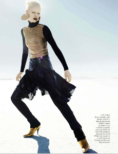 Reveriego_Vogue_Spain_October_2012_06.thumb.png.8b687af6589f6ee1feae6dcb7b0abf27.png