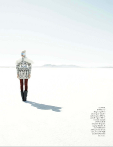 Reveriego_Vogue_Spain_October_2012_09.thumb.png.58bc8f95070ebea145f893f3bd5ea890.png