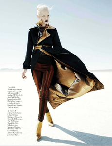 Reveriego_Vogue_Spain_October_2012_12.thumb.png.2b1400ea9ae88824be920ae5aff6c48c.png