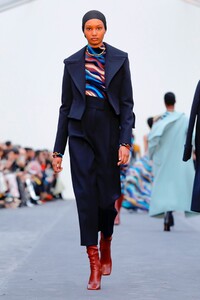Roberto-Cavalli-Men-Women-RTW-FW19-Milan-3139-1550926638.thumb.jpg.d52c1dd5cbdfe6140d87ddf8ca03e400.jpg
