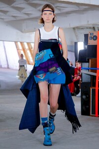 Sacai-Menswear-SS19-Paris-5609-1529749898.thumb.jpg.f9fed71b15ac2ef8b81442ff648fe094.jpg