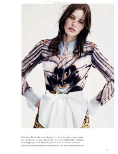 Sadli_UK_Vogue_August_2014_02.thumb.png.71cc3a598cf4e6573e116a69128b29a8.png