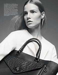 Sadli_UK_Vogue_February_2013_02.thumb.png.e49c632297ade0bb1dc775812cb3c102.png