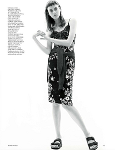 Sadli_UK_Vogue_June_2013_08.thumb.png.3f48c254cf42c9360e4554d3b7703a49.png