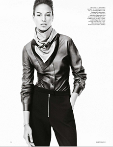 Sadli_UK_Vogue_November_2012_05.thumb.png.88960b8a5c904ed8ffd85cd321a34bb1.png