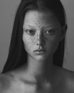 Sara_Grace_Wallerstedt_Scott_Mac_Donough_186crop_4x5.jpg