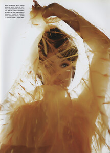 ScanDeLuxe_VogueItalia_March2005_03PamelaAnderson.thumb.jpg.d460c51b038ff9a189ea5c336aee38f1.jpg